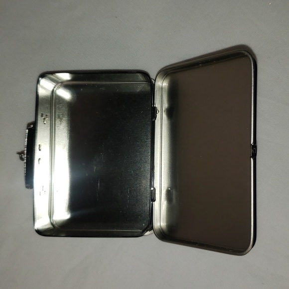 Vintage 40th anniversary Barbie lunchbox tin ornament with box 1999 - Picture 8 of 8